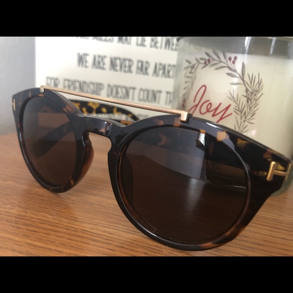 Brown and gold animal print cat eye sunglasses - Picture 2 of 4